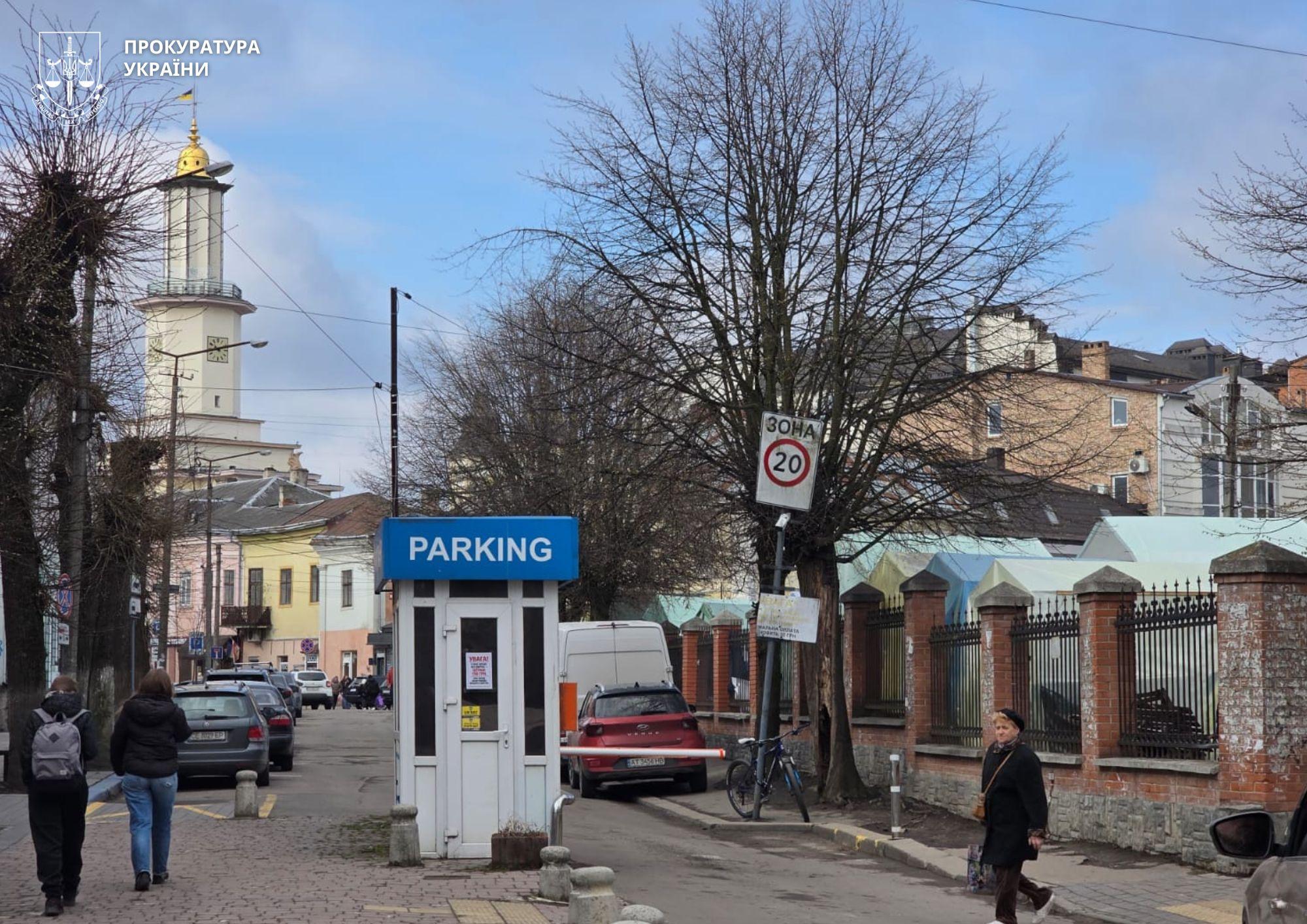 Збитків на 350 тисяч: завершили розслідування у справі щодо розкрадання коштів на парковках Франківська