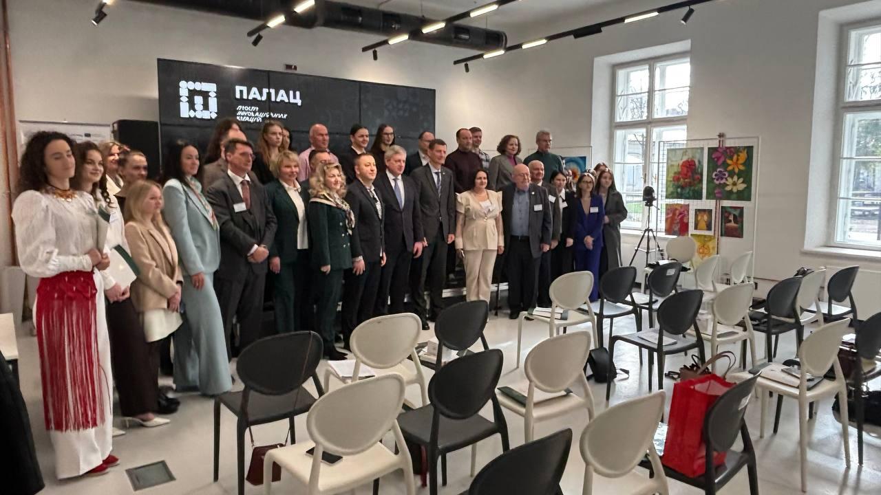 Документують, щоб знайти шляхи для покарання: у Франківську говорили про військові злочини рф