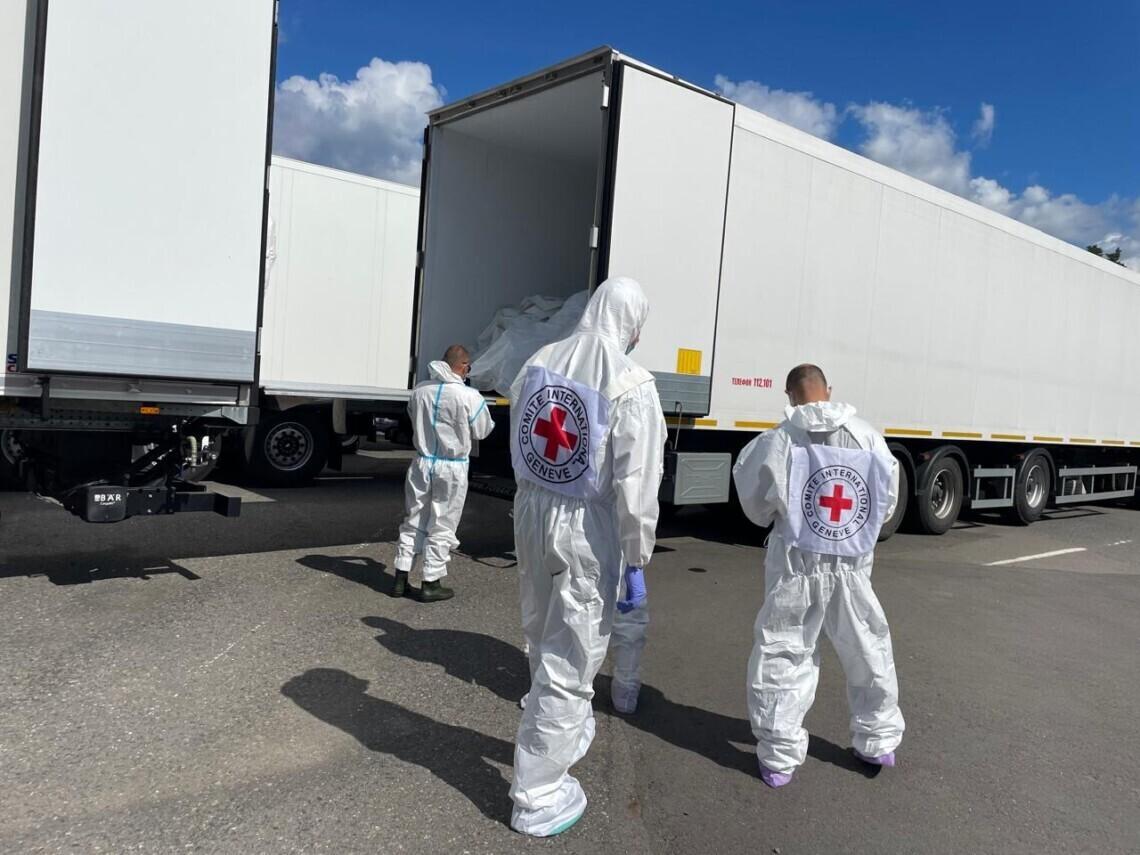 В Україну повернули тіла ще тисячі загиблих захисників