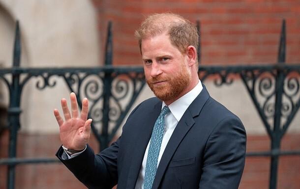 До України з неанонсованим візитом прибув принц Гаррі