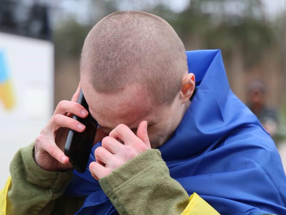 Обмін полоненими: до України з російського полону повернулись 175 військових
