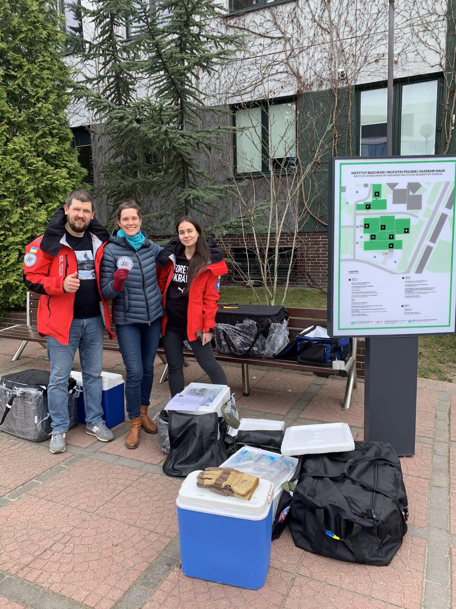 Українські полярники привезли з Антарктики рекордні три тисячі наукових зразків