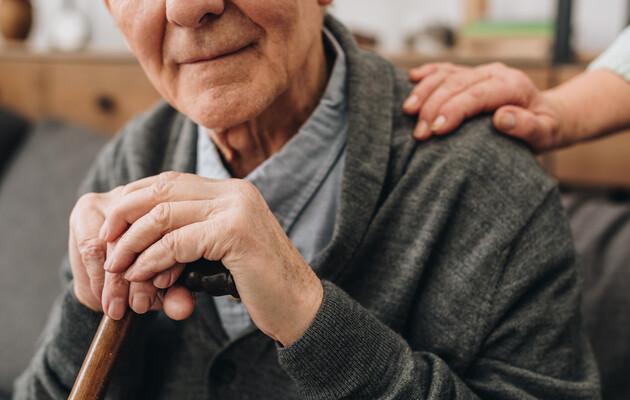 Прикарпатські довгожителі отримають фінансову допомогу