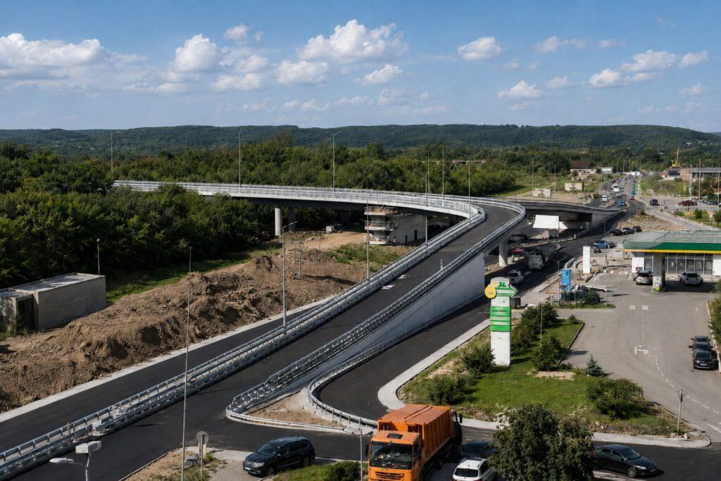 У Франківську офіційно відкрили для руху новий міст на Пасічну