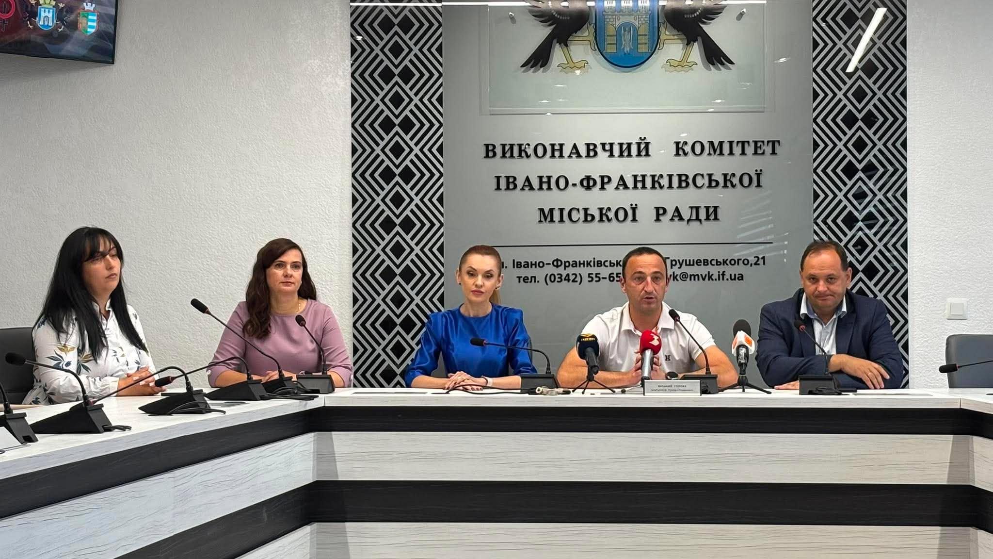 Засипана капуста, бігос і сирні кoники: що готуватимуть на фестивалі «Смак Галичини»