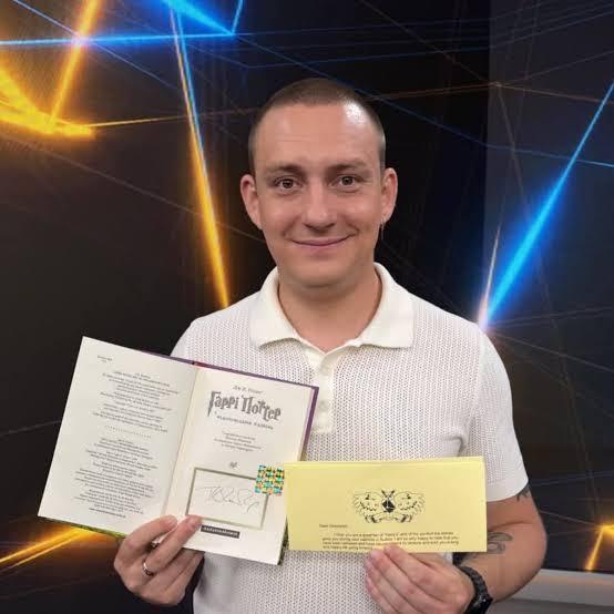 Джоан Роулінг написала листа українському морпіху-фанату «Гаррі Поттера», який пережив полон