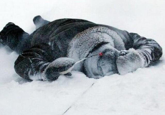 Замерзав у снігу: поблизу Галича поліцейські врятували молодого чоловіка