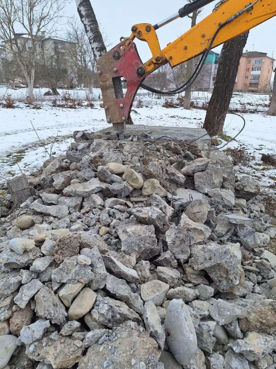 Після років дискусій у селі Боднарів демонтували пам’ятник Олександру Корякову