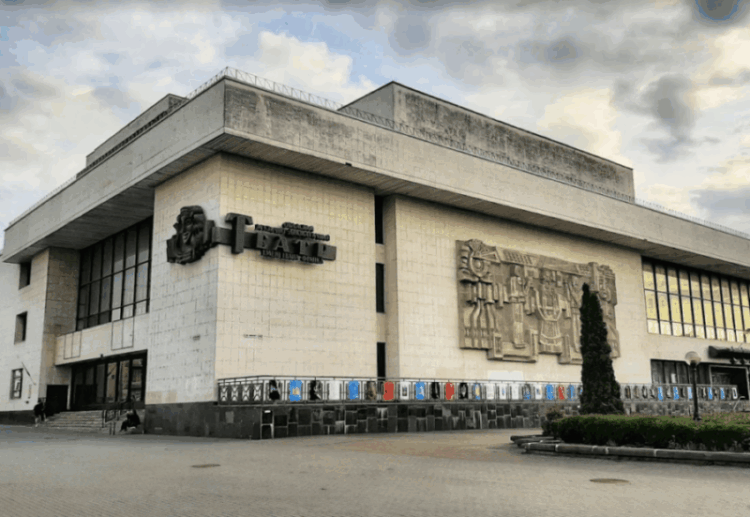 Президент відзначив нагородами акторів Франківського драмтеатру