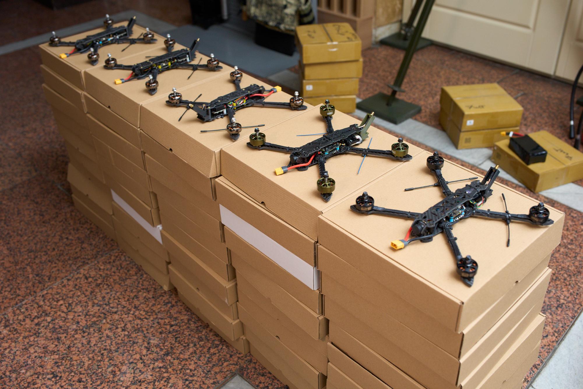 З Івано-Франківська на фронт передали ще 50 дронів (ФОТО)