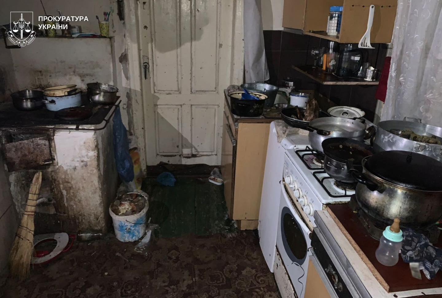 Через смерть 2-річного хлопчика на Львівщині спеціалістка служби у справах дітей отримала підозру