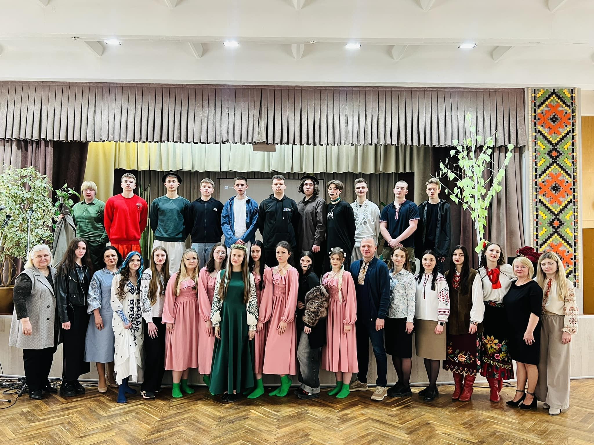 У франківському ліцеї присвятили виставу полеглому випускнику та збирали кошти для його батальйону