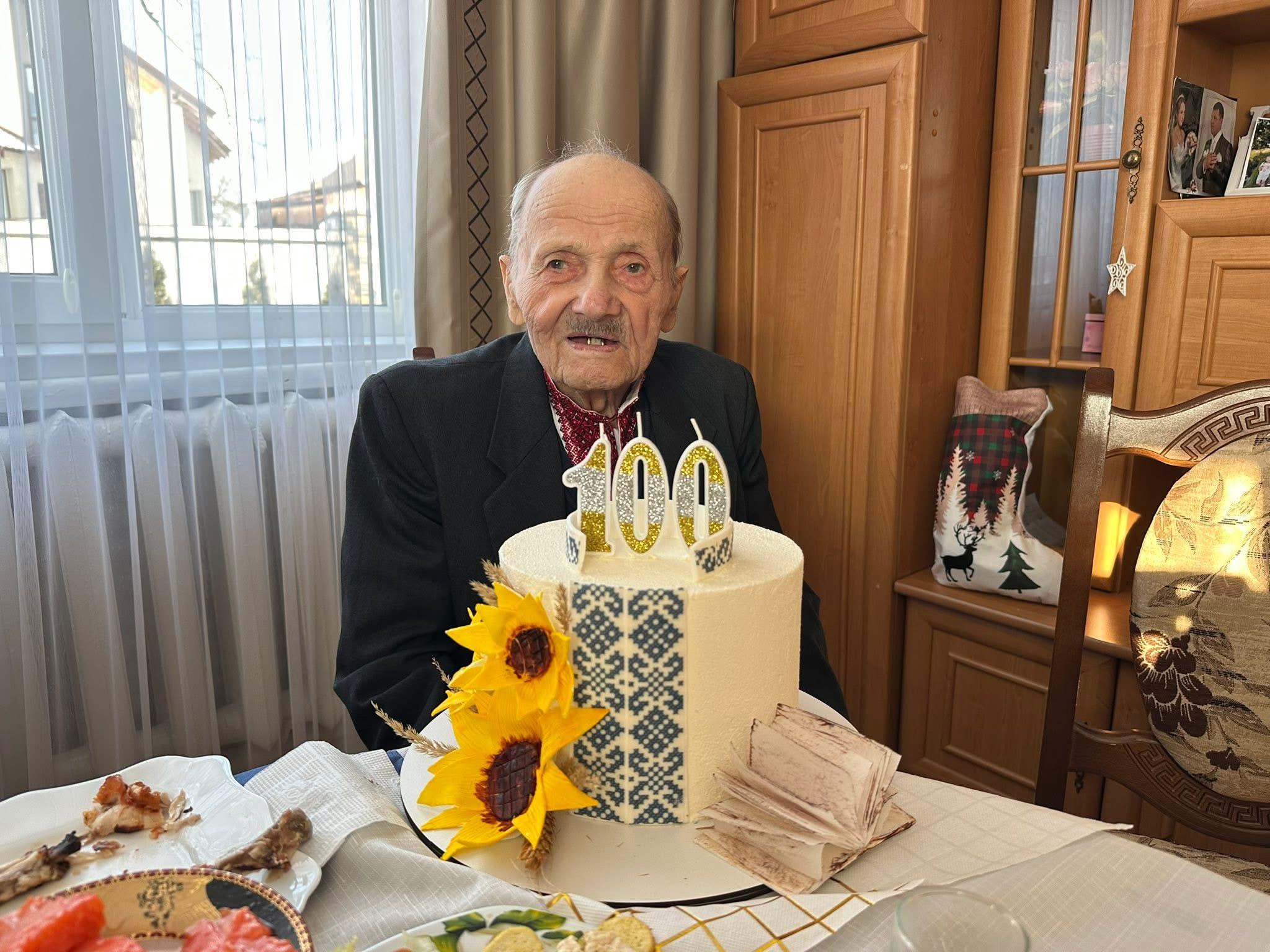На Прикарпатті 100-літній ювілей відсвяткував ветеран УПА Микола Корольчук