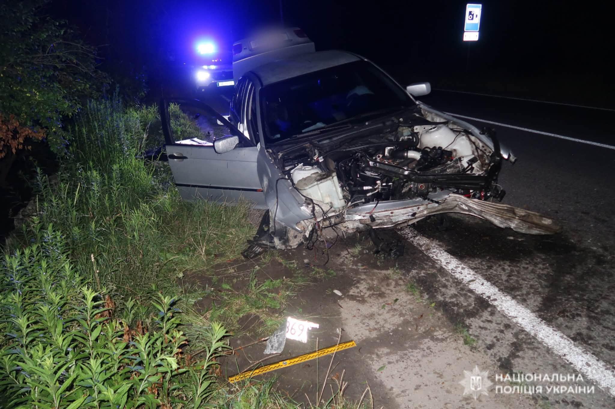 На Прикарпатті п'яний водій BMW врізався в огорожу: серед постраждалих — шестирічна дитина