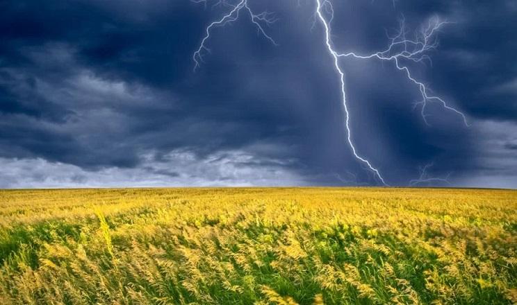 На Прикарпатті через дощі очікується підйом рівня води в річках