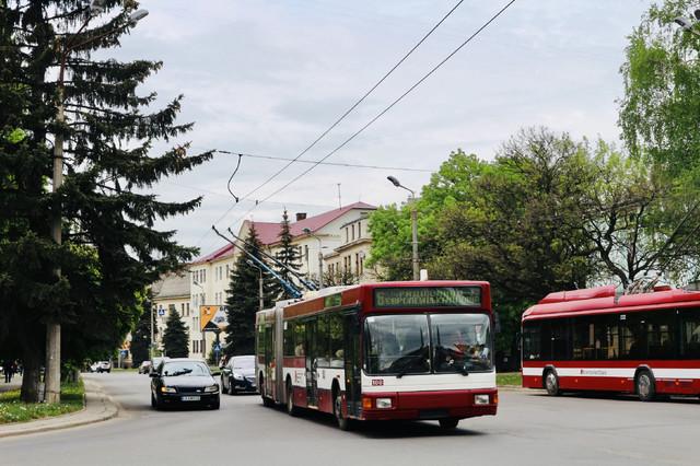 У Франківську через ремонт дороги змінили рух автобусів на Коновальця