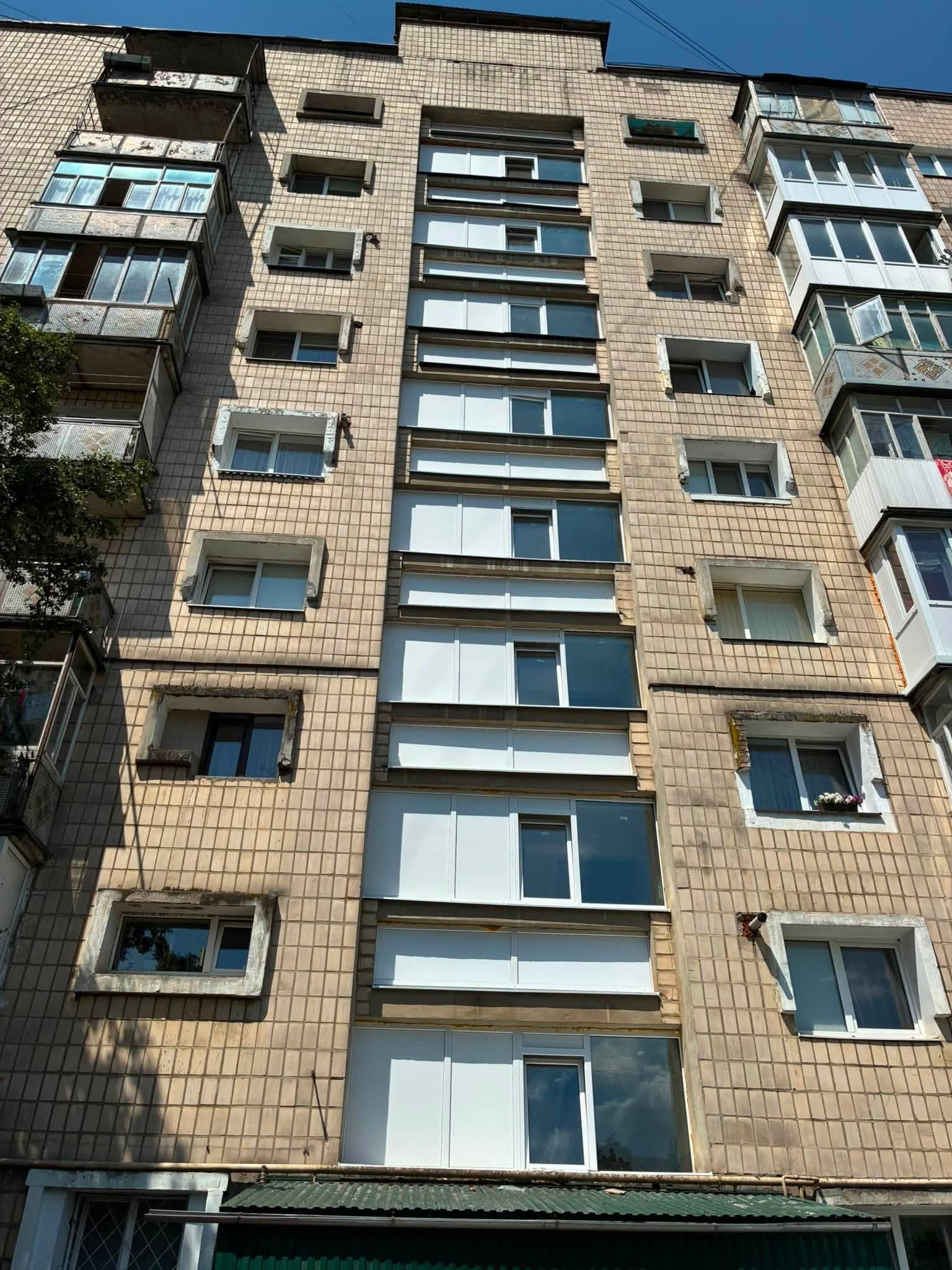В Івано-Франківську визначили 28 під’їздів, де цього року замінять вікна