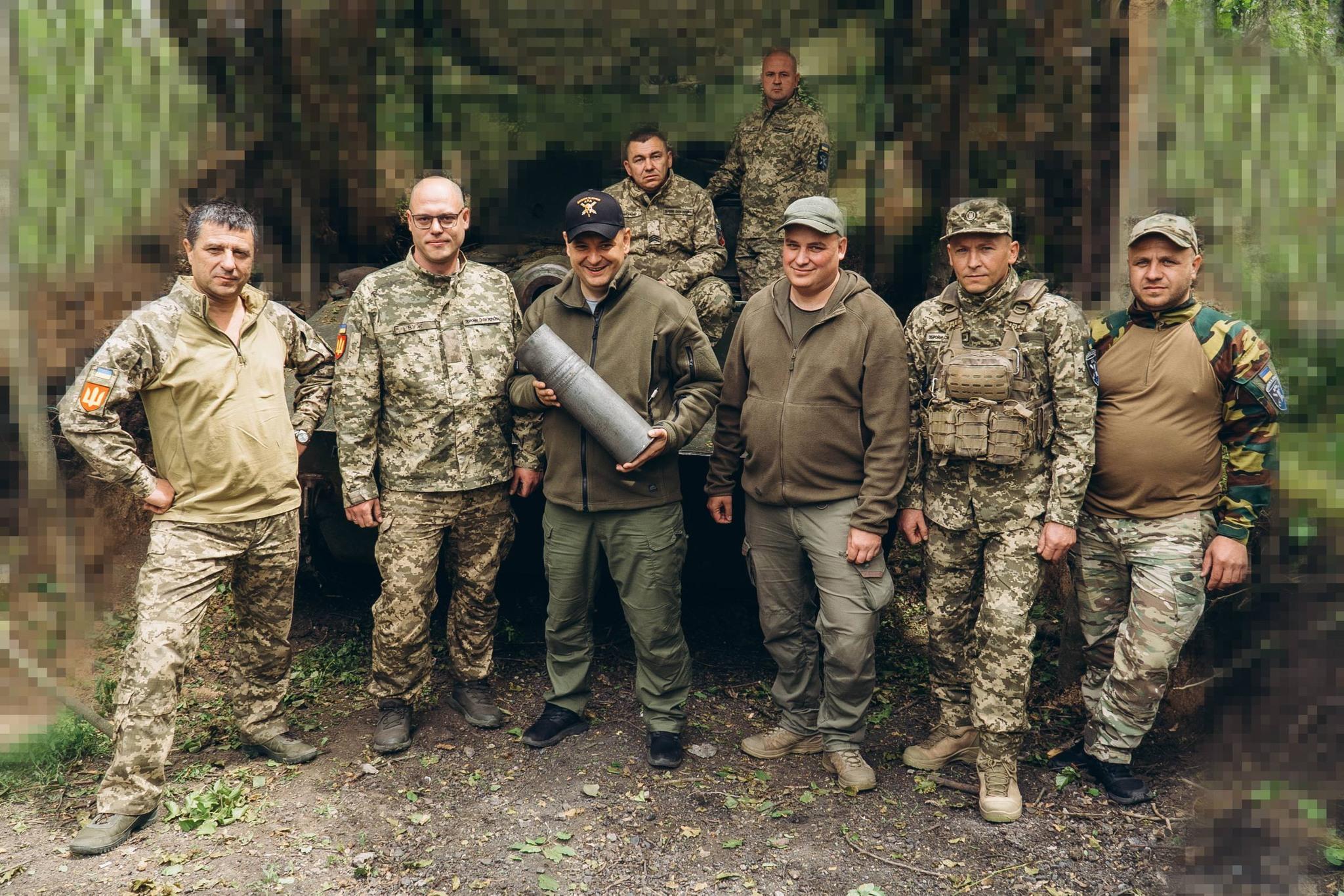 FPV-дрони, "Мавіки" та пікап: Марцінків відвідав військових на фронті