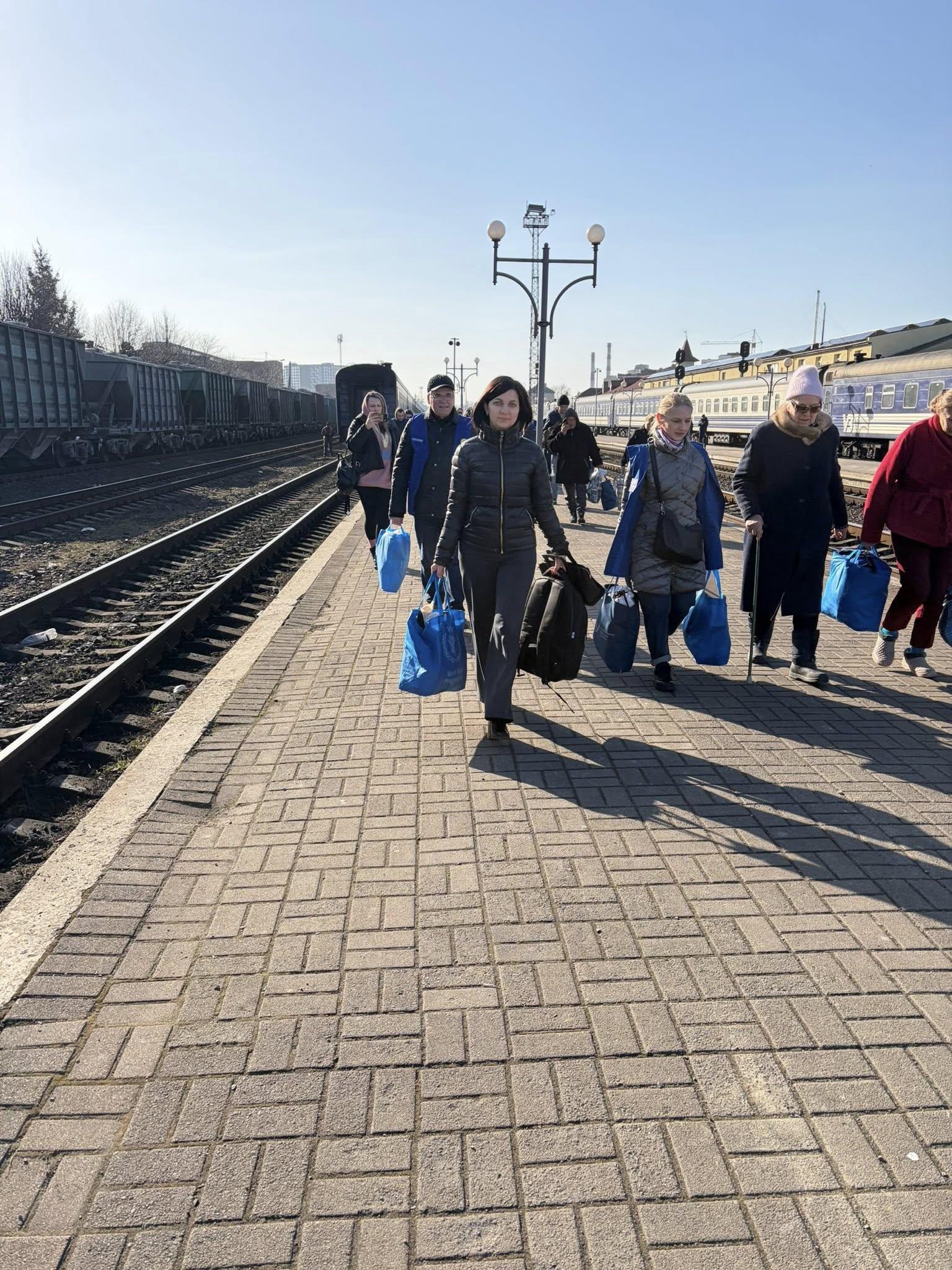На Прикарпаття прибув евакуаційний поїзд з Донеччини