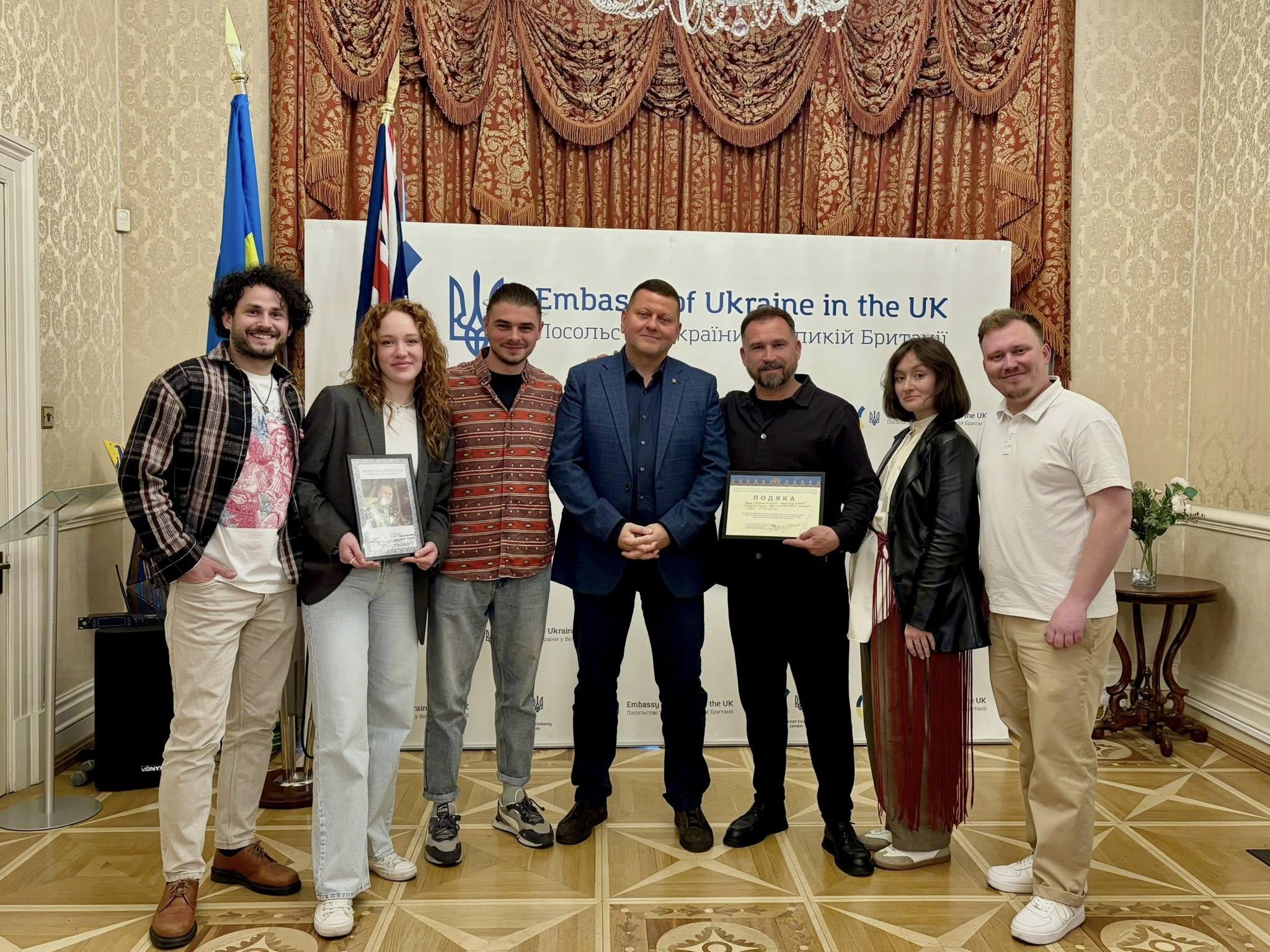 Команда Франківського драмтеатру завітала до Валерія Залужного