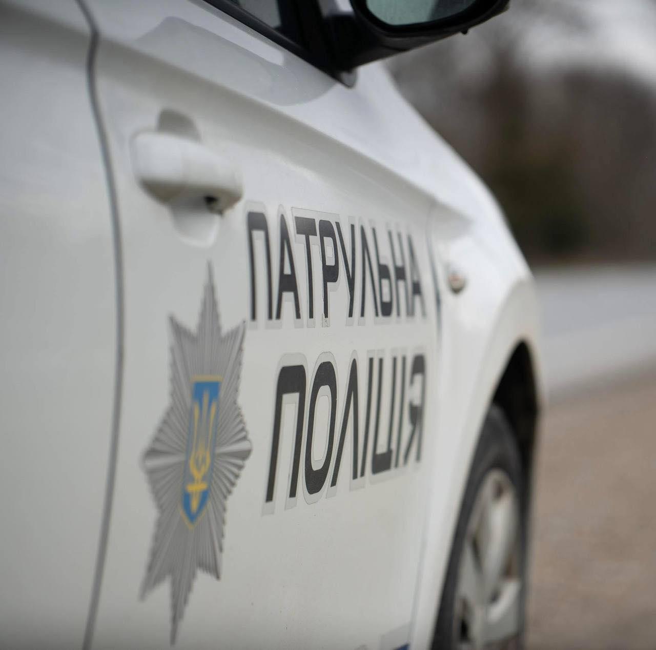 У Драгомирчанах патрульні зупинили водія з підробленими правами