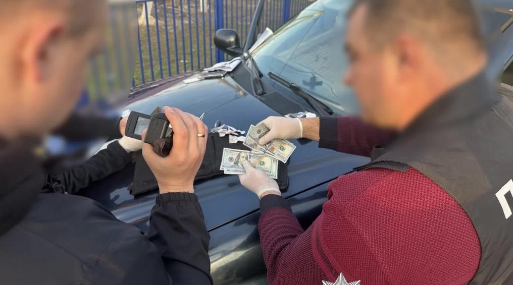 На Волині продавали автомобілі, які завозили як гумдопомогу для армії
