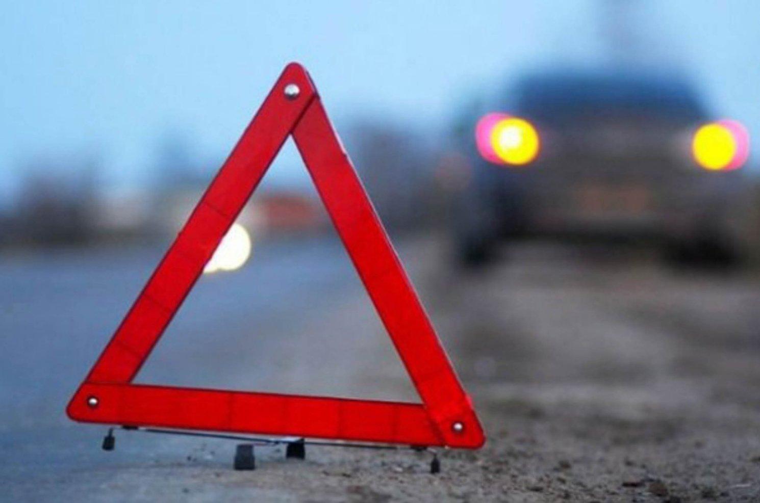 У Галичі автівка з'їхала у кювет