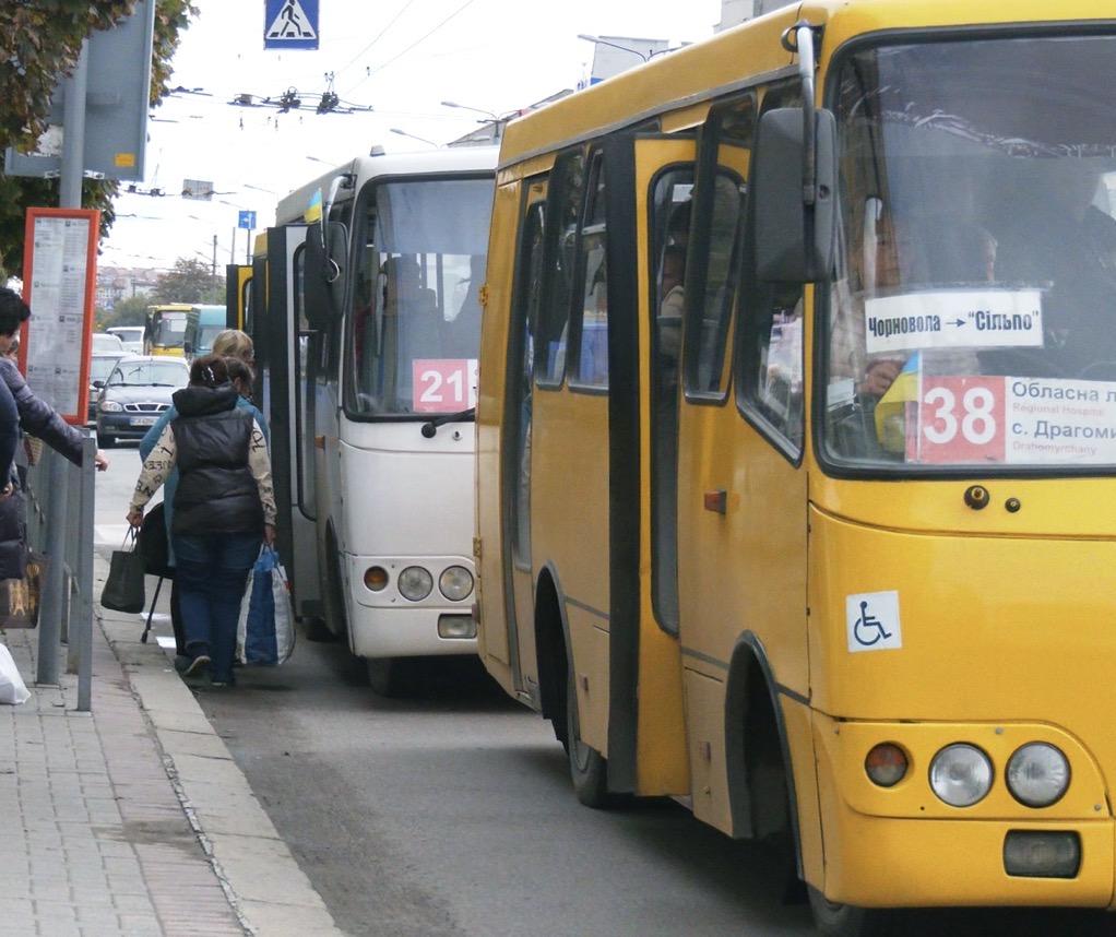У Франківську розширюють безготівкову оплату в транспорті