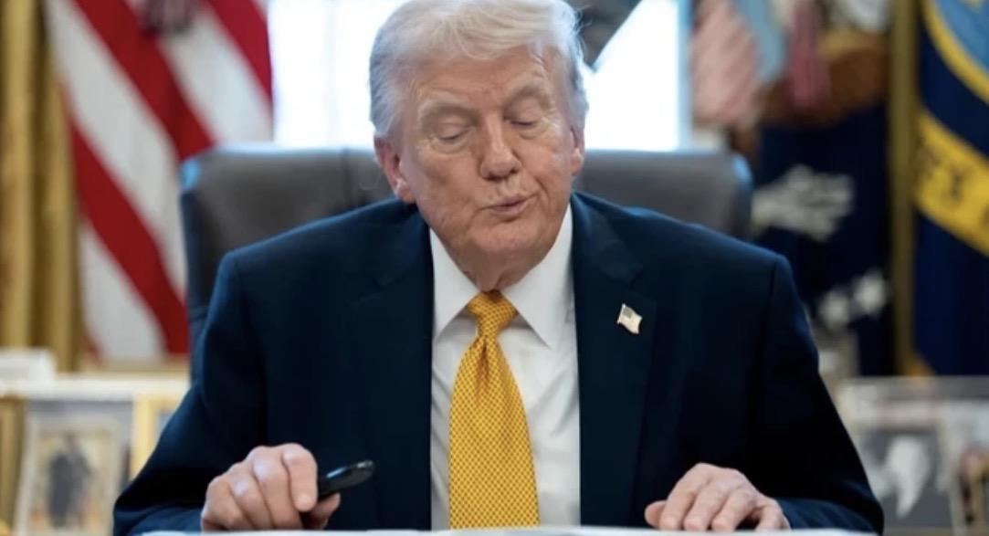 Трамп підписав указ про скасування санкцій проти Росії, передбачених "законом Грема"