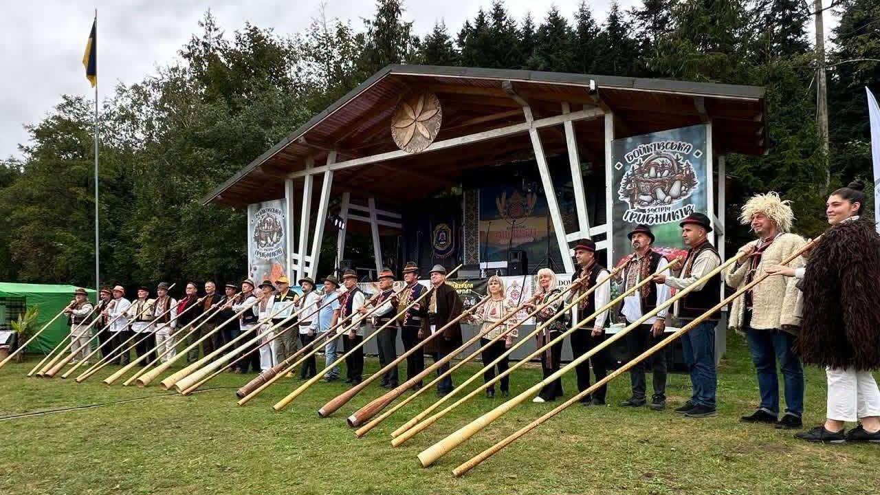 Трембітарі з Прикарпаття долучилися до встановлення рекорду України